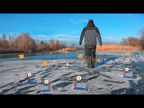 Видео: Душевная рыбалка на жерлицы! ЛОВЛЯ ЩУКИ на КАРАСЯ. Зимняя рыбалка на реке Северский Донец