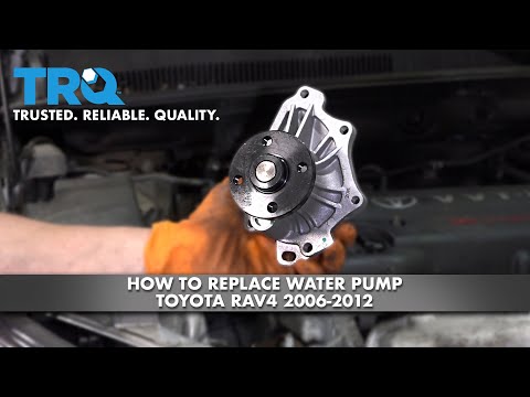 Видео: Как заменить водяной насос Toyota Rav4 2006-2012 годов