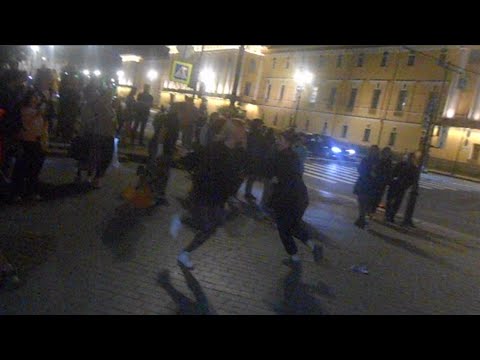 Видео: Уличные музыканты Питер гр. ISTREETBAND у Дворцового моста 11 сентября - Creep