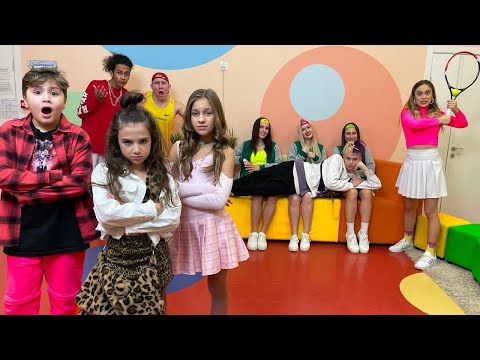 Видео: Амина е шокирана 😲 Учителят отмъсти на тенисистите // KiKiDo Campus Bulgarian