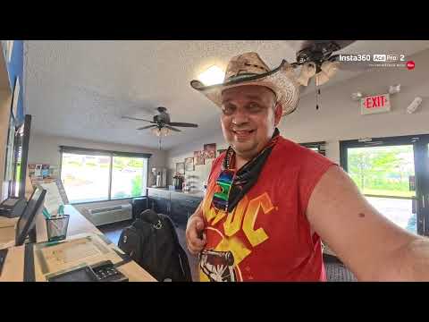 Видео: США БЕЗ ФИЛЬТРОВ:сломался трак, ночь в отели и еда из Мака 🍟🇺🇸