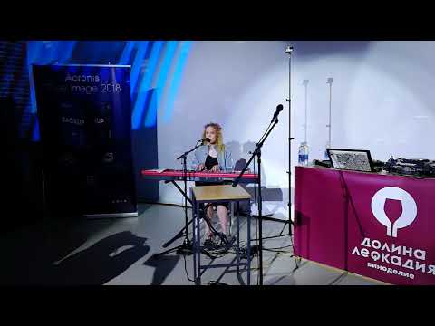 Видео: Я такая мета-мета, я такая пост-пост (концерт Монеточки)