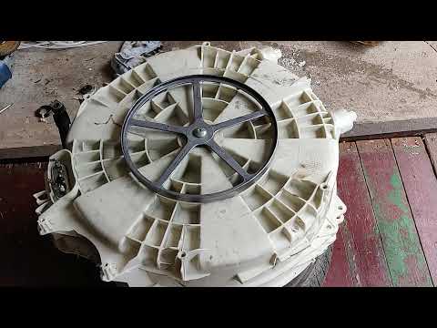 Видео: Замена подшипников в стиральной машине Аристон. Индезит. Распил бака.