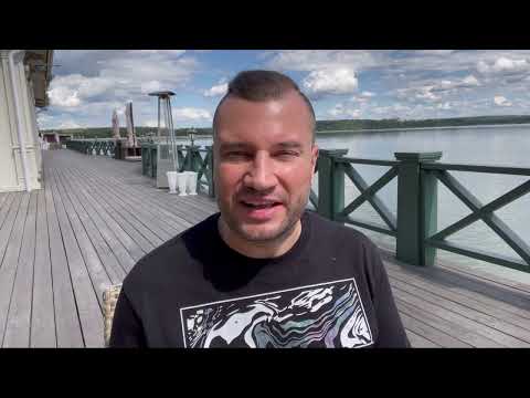 Видео: Чаевые не выгодны никому! Так зачем вы их оставляете?