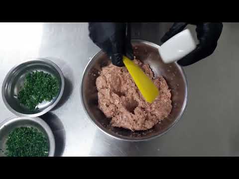 Видео: Майстер-клас з приготування хінкалі.  Майстер в/н Зоряна Надулична.