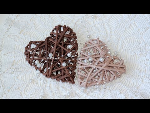 Видео: Сердечки из газетных трубочек. Мастер-класс