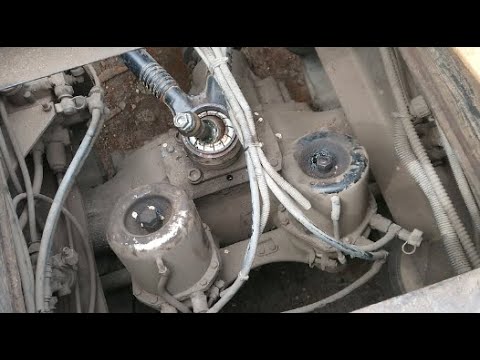 Видео: Взорвалась подушка на ленивом мосту! Разборка, дефектовка лучевой тяги на Ман F90 на месте!