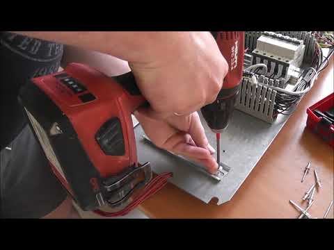 Видео: Электромонтаж. Способы крепления оборудования к монтажным панелям, при сборке шкафов.