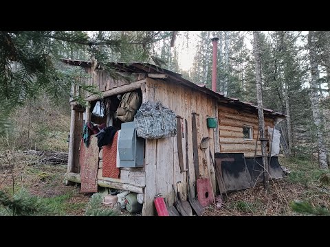 Видео: ИЗБУШЕЧНЫЙ КАЙФ В НЕНАСТЬЕ. ЖИЗНЬ В ИЗБЕ С КОМФОРТОМ. НАШЛИ ОХОТНИЧЬЕ ЗИМОВЬË 70-80х.годов