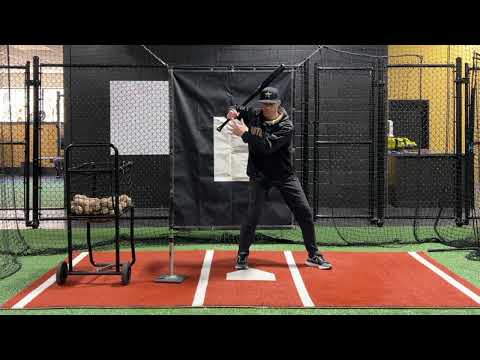 Видео: Упражнения по отбиванию мяча в софтболе для молодежи, чтобы не опускать руки