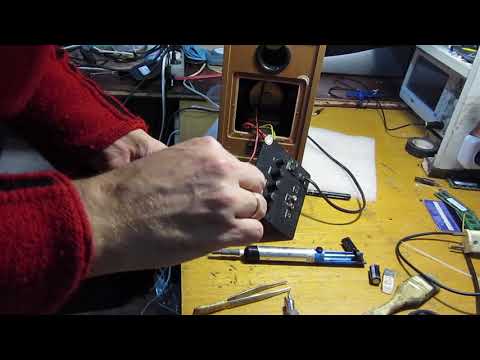 Видео: Ремонт активной аудио колонки F&D. Гудит