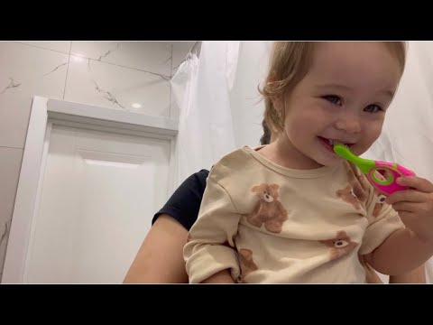 Видео: Утро с малышом 1 год и 4 месяца. Развитие. Как занимаемся. Не разговорное видео
