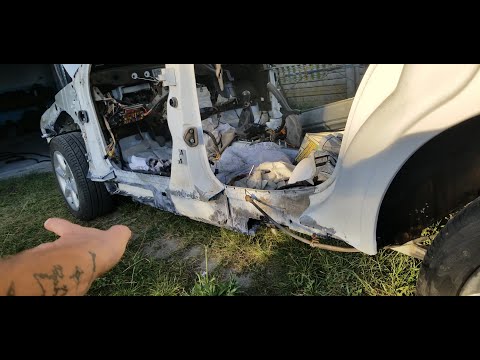 Видео: Пежо\Peugeot 406 Вырезаем гниль.