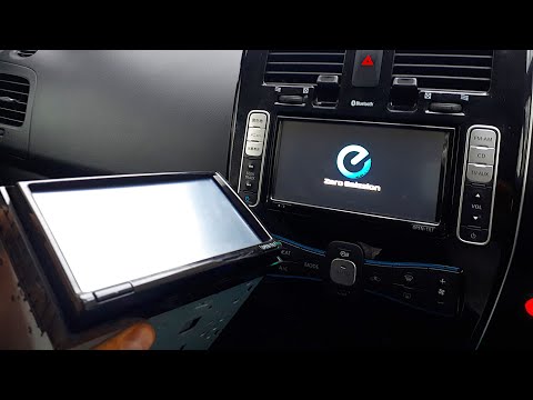 Видео: Замена МАГНИТОЛЫ на NISSAN LEAF AZE0 и неожиданная находка