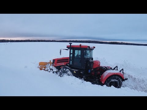 Видео: КИРОВЕЦ К-525 пробивается по сырому снегу.