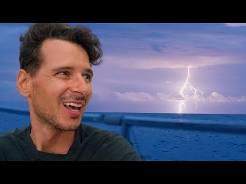 Видео: Уклонение от ШТОРМОВ в межтропической зоне конвергенции EP. 118