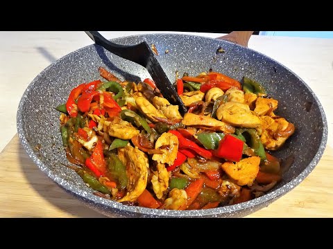 Видео: Кусочки курицы с овощами на сковороде