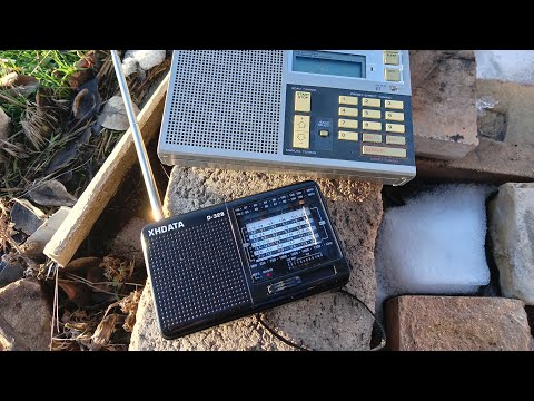 Видео: Огляд приймача XHDATA D-328, розбираю, порівняння прийому на FM, Bluetooth (в коментарях)