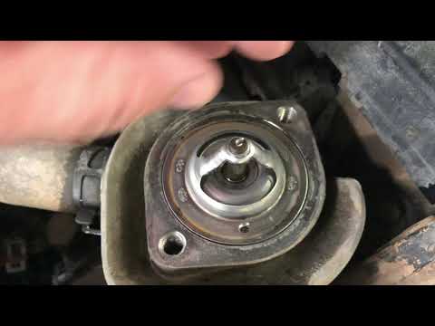 Видео: Hyundai Terracan замена термостата на 76.5°C Thermostat