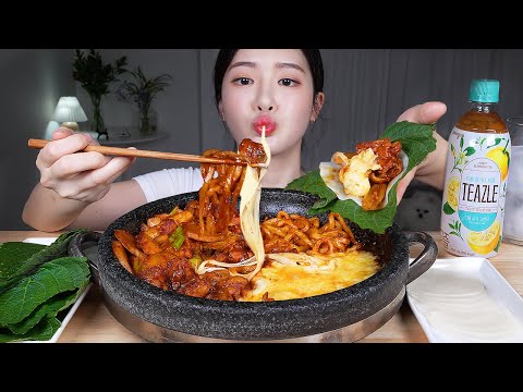 Видео: ASMR MUKBANG | Дакгалби с сыром (жареная курица) с идеальным хрустящим жареным рисом ❤️