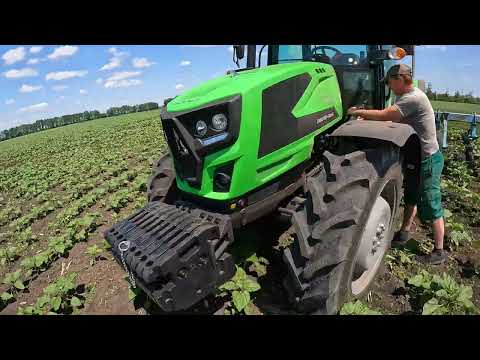 Видео: Перший Дойц в нашому селі!!! Невеликий Огляд в Роботі по серед Поля.