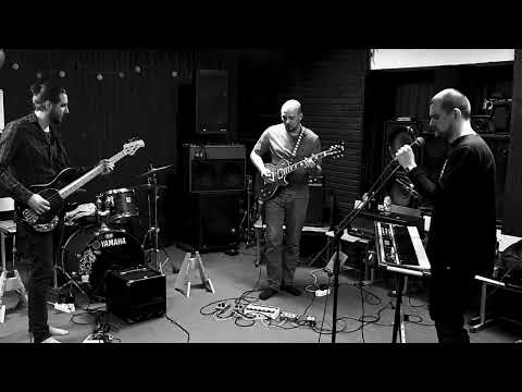 Видео: Молчат дома (Molchat doma) - Звёзды (Zvezdy) Кавер (Cover)