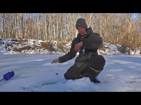Видео: ОПАСНЫЙ ПОСЛЕДНИЙ ЛЁД! ВЕСНА! Рыбалка на мормышку 2025.