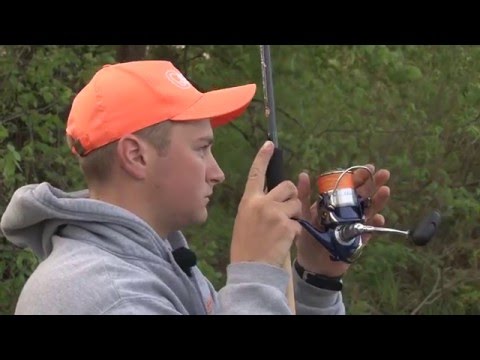 Видео: Весенний фидер на малой реке. "О рыбалке всерьёз". Мастер-класс 311 HD видео