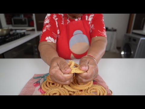 Видео: Готовим хрустящий (но не сложный) Муруку — рецепт от одного из наших подписчиков Кершни!