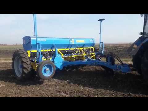 Видео: Посев пшеницы. Сеялка СРЗ-4.