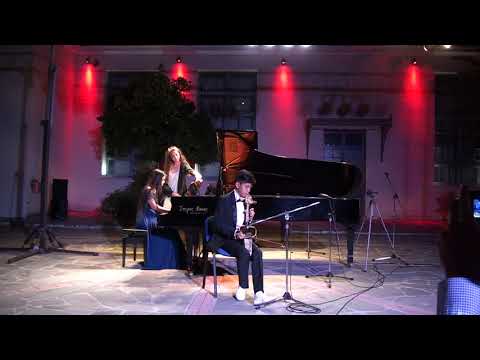 Видео: "Күзгі әуен" Ермұрат Үсенов -  Қос арна дуэті