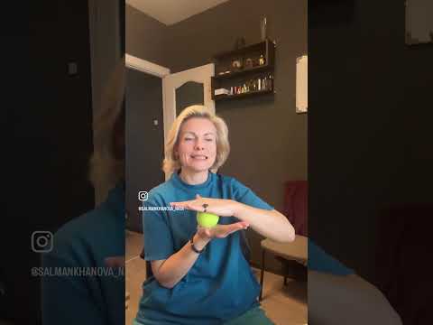 Видео: Почеши затылок, сядешь на шпагат