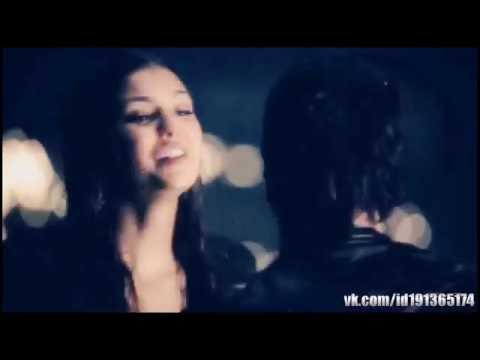 Видео: Деймон и Елена   Люблю тебя до безумия