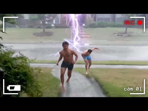 Видео: 95 Невероятных Ударов Молнии, Снятых на Камеру