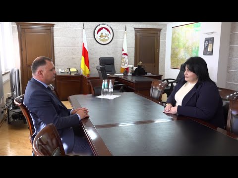 Видео: Рада Дзагоева доложила президенту Алану Гаглоеву о культурной программе к 35-летнему юбилею РЮО