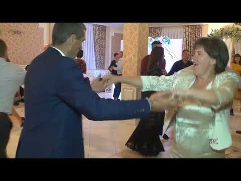 Видео: Файна, запальна гуцулка. (Рожнів - Розтоки) - Fine, drive gutsulka. (Rozhniv - Roztoky)