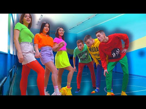 Видео: ДИРЕКТОР ЗАПРЕЩАЕТ КОРОТКИЕ ЮБКИ НОСИТЬ ! Мальчики РАССТРОИЛИСЬ
