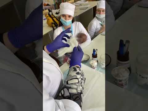 Видео: Алгоритм наложения согревающего компресса на околоушную область