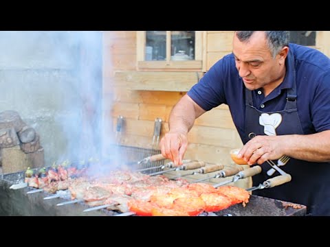 Видео: Невероятно сочный и мягкий шашлык, который можно есть губами!!!