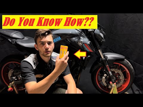 Видео: Как заменить свечи зажигания на YAMAHA MT07 | 2021+