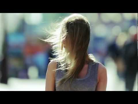 Видео: "Я так долго искала тебя средь толпы..."