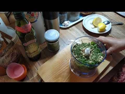 Видео: Вкуснячий соус из рукколы!
