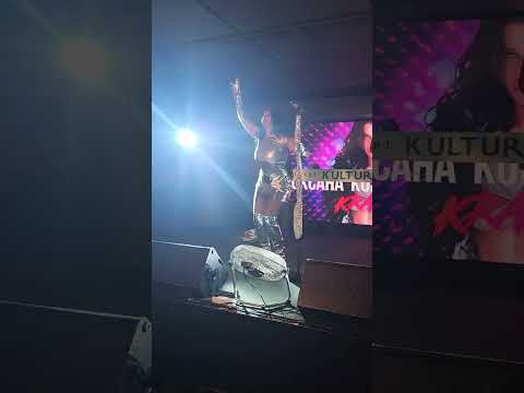 Видео: Волшебная Оксана Ковалевская Краски  " Те кто любит" ❤️ ❤️ ❤️