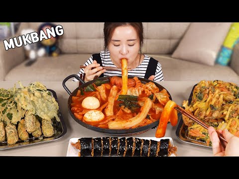 Видео: MUKBANG:)ттокпокки, жареные овощи из листьев периллы, острая огненная лапша кимбап.