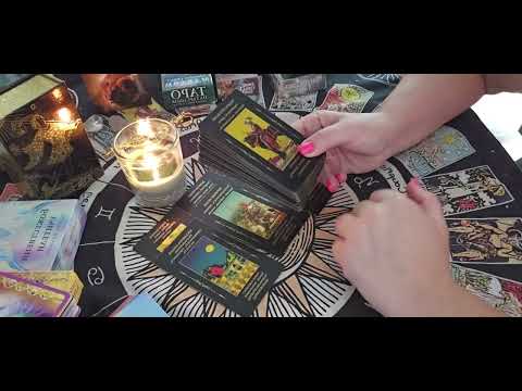 Видео: 🔮💯🎇 Кой е човекът, който често мисли за вас 💞 и какво 👀👨‍❤️‍👨🎁