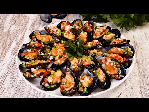 Видео: Когда я ставлю эти мидии на стол... Ни одной не остается!