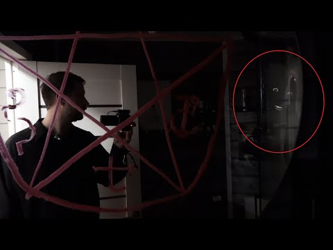 Видео: УЖАСЫ В ДОМЕ С БАРАБАШКОЙ СТРАШНОЕ ВИДЕО