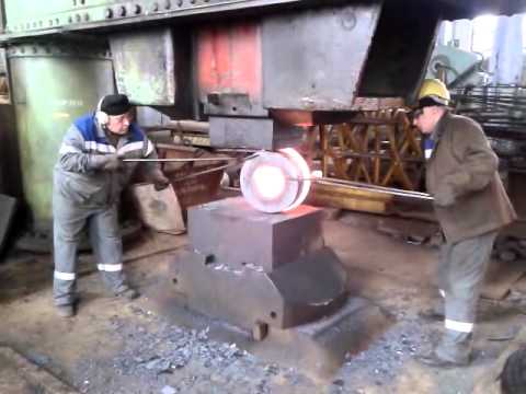 Видео: Вот такие кузнецы,во кузнице!!!
