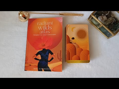 Видео: САМАЯ ЯРКАЯ КОЛОДА✨ Распаковка Radiant Wilds Tarot. Первое впечатление и Обзор галереи