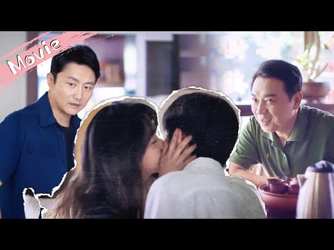 Видео: Брат и сестра тайно целуются дома, но отец внезапно возвращается!😱💥